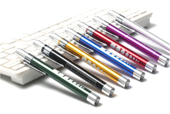 Μάνδρα γιατρών Penlight των ελαφριών ιατρικών αργιλίου μανδρών κραμάτων οδηγήσεων νοσοκόμων με το φως